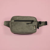 Bag/pouch on the belt